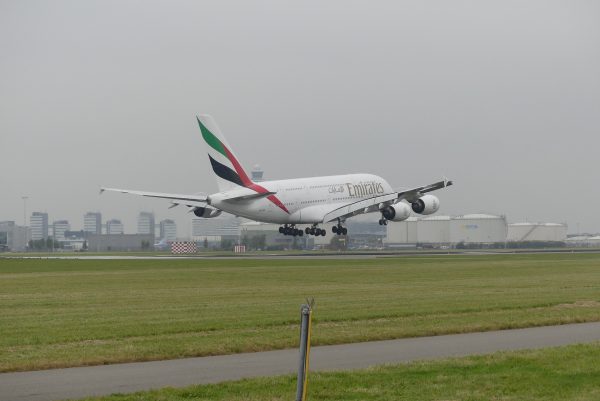 Avio karte Beograd Ajndhoven sletanje aviona emirates
